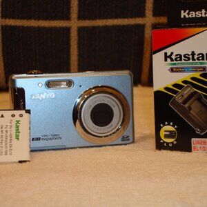 Sanyo VPC T850 Digital Camera 8.1 MP Blue Charger & Battery TESTED!